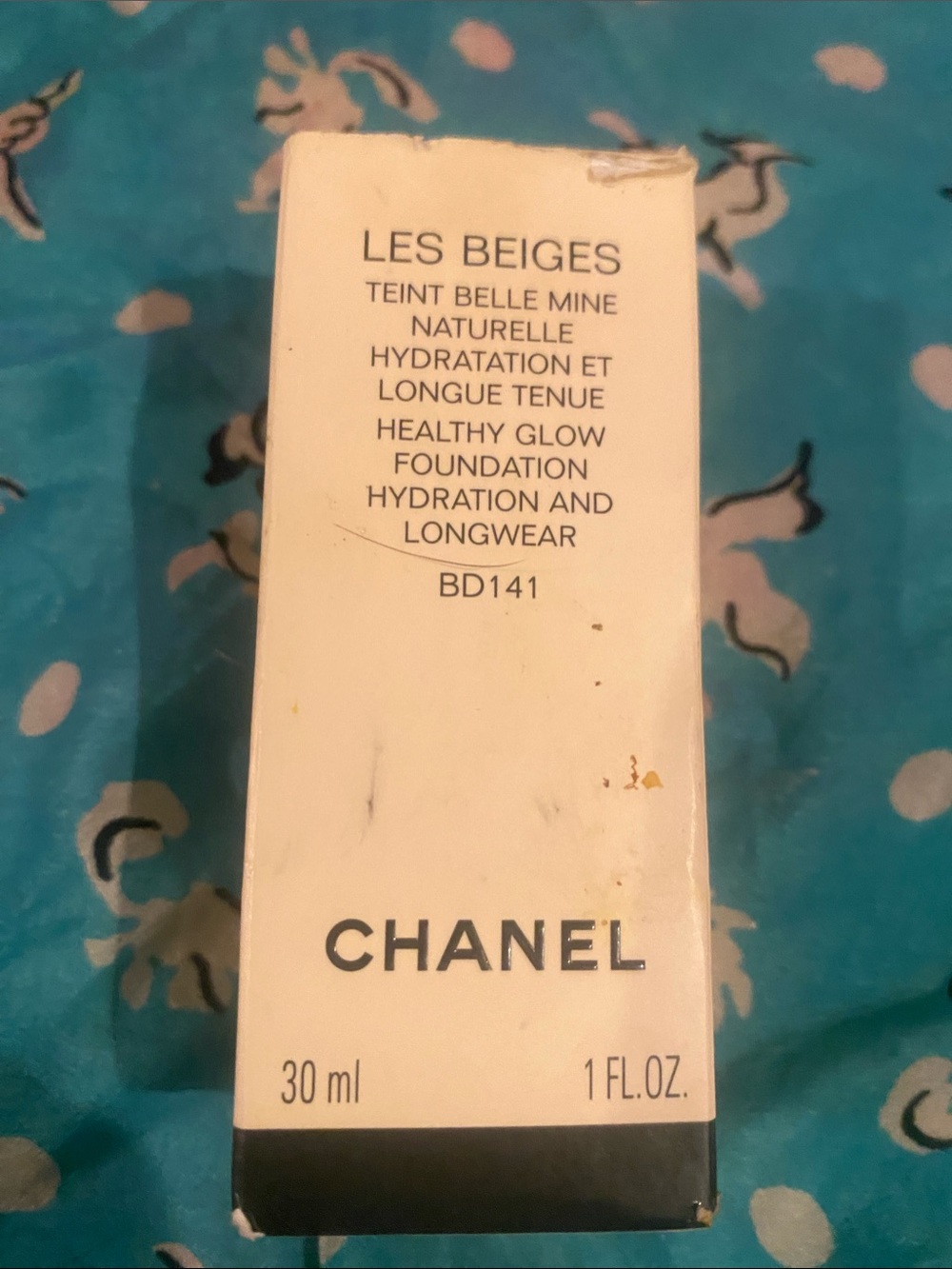 CHANEL Les Beiges Healthy Glow Foundation BD141 - Cream White Packaging